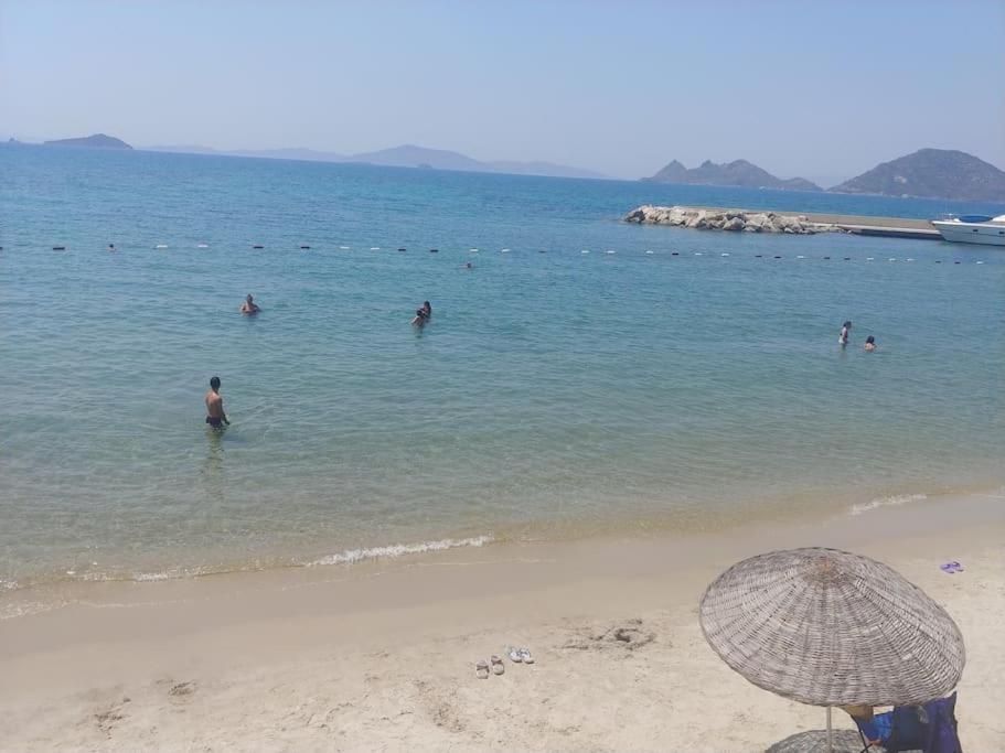 Daire 300m To 2 Bedroom Upstairs Flat With Pool - Yeni Duenya B2 *