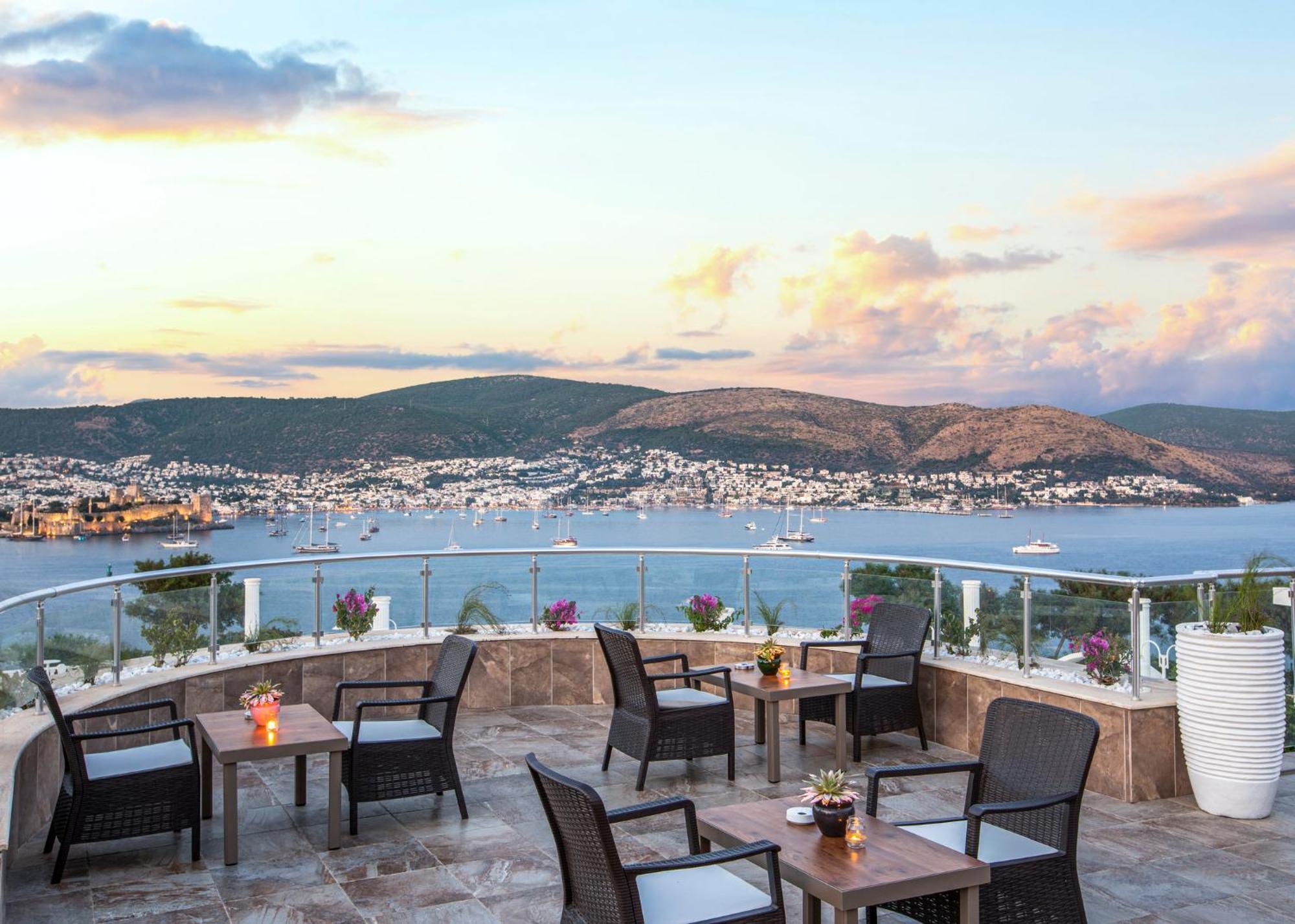 By Ihg Hotel 4*