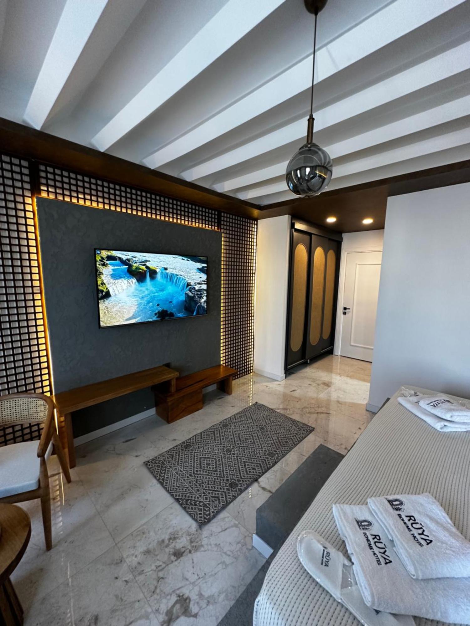 Rueya Boheme Hotel