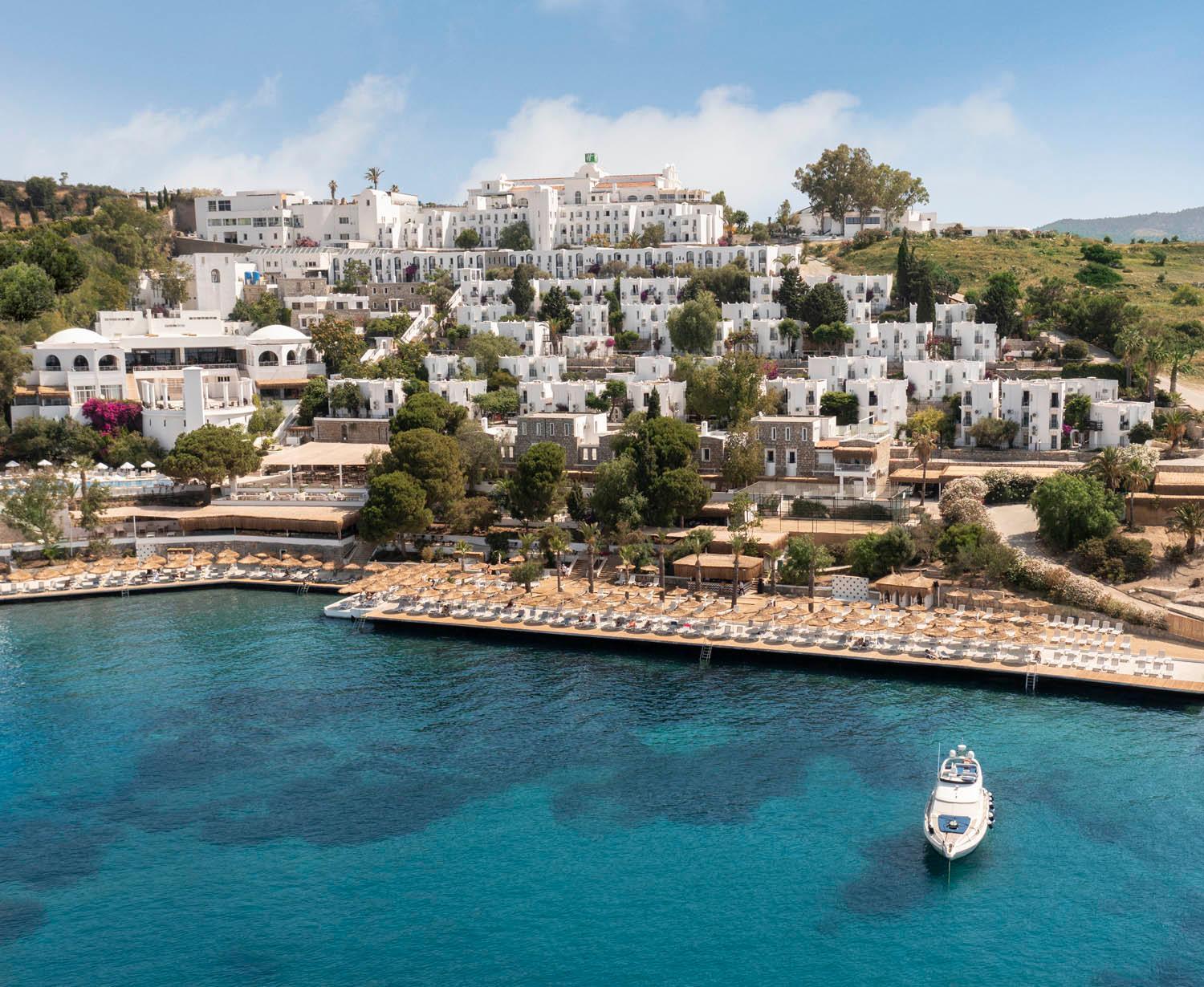By Ihg 4*