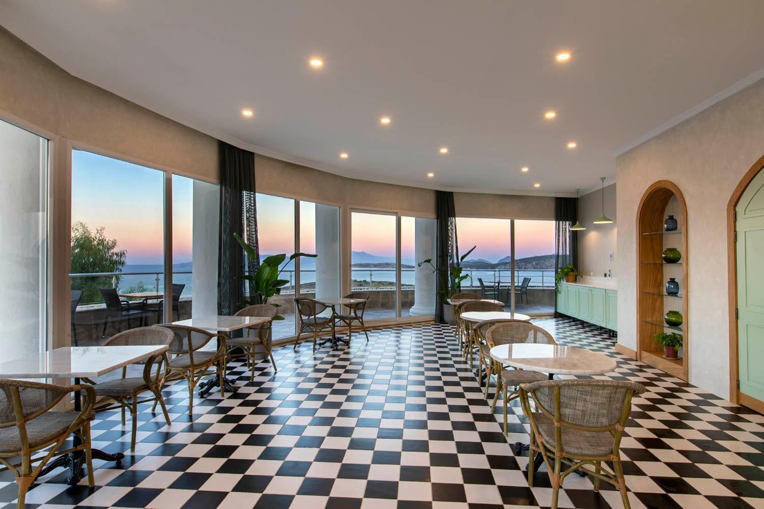 Hotel By Ihg 4*