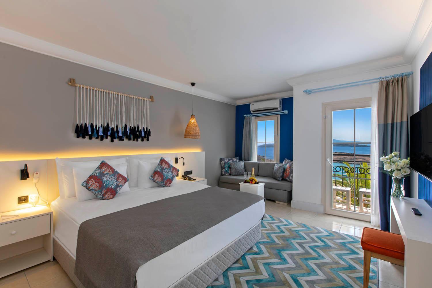 Hotel By Ihg 4*