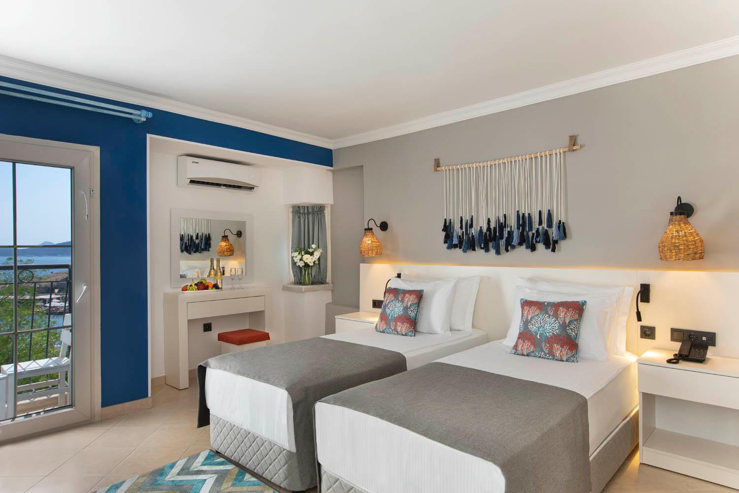By Ihg 4*