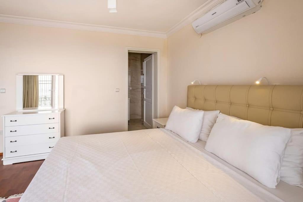 Villa Burcu , Magnificent Sea View, Cozy, Free Otopark, Free Wifi *