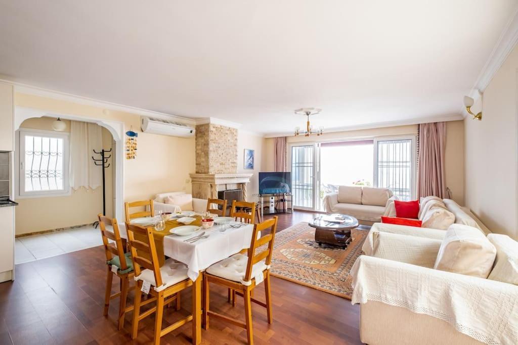 Burcu , Magnificent Sea View, Cozy, Free Otopark, Free Wifi *