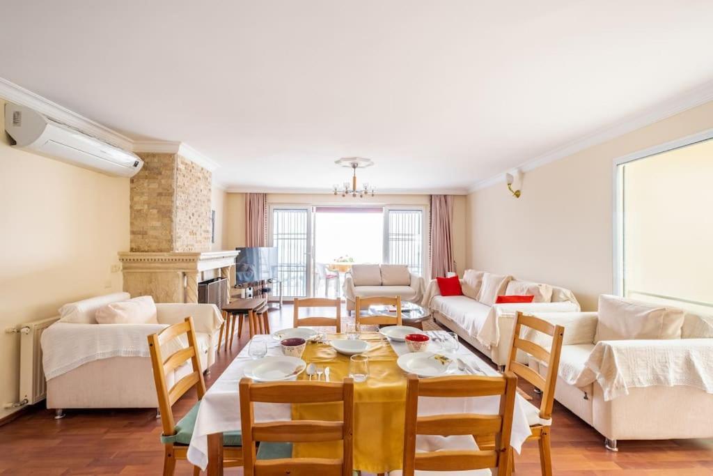 Villa Burcu , Magnificent Sea View, Cozy, Free Otopark, Free Wifi *