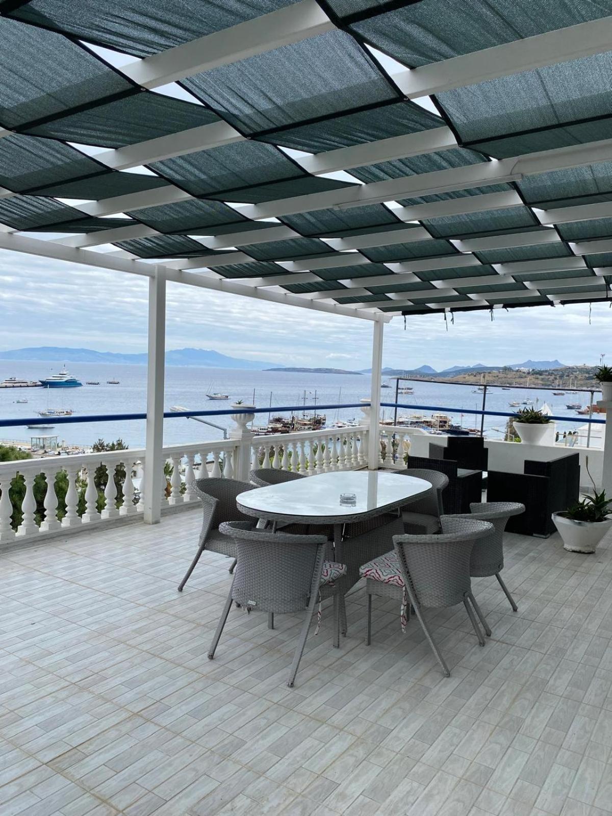 Apart Otel Izan Bakis *
