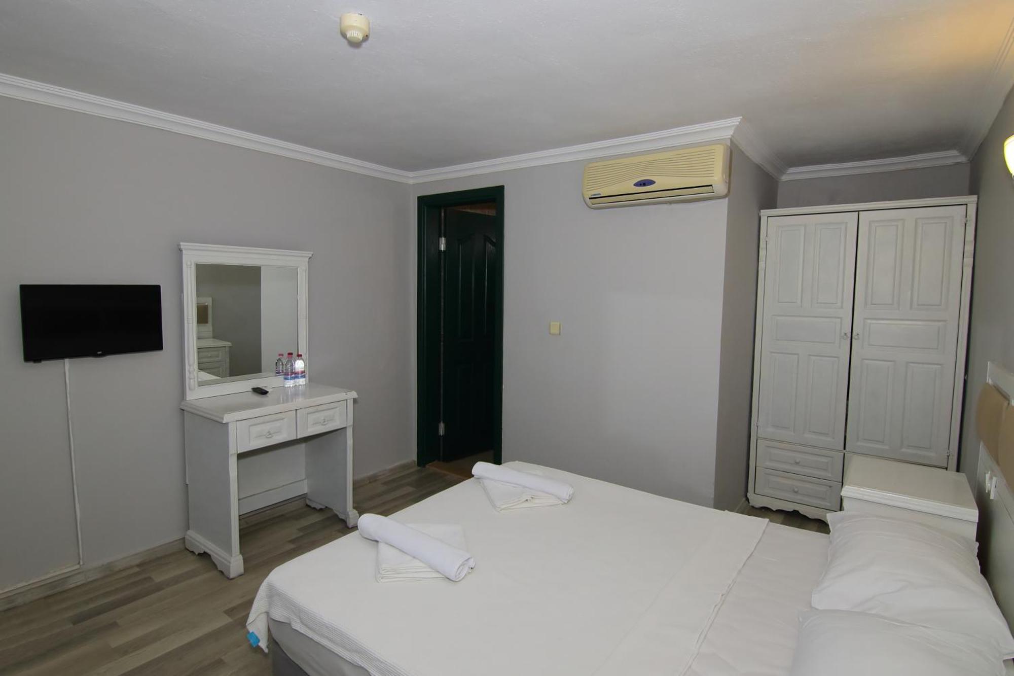 Hotel Bleu Nuit *