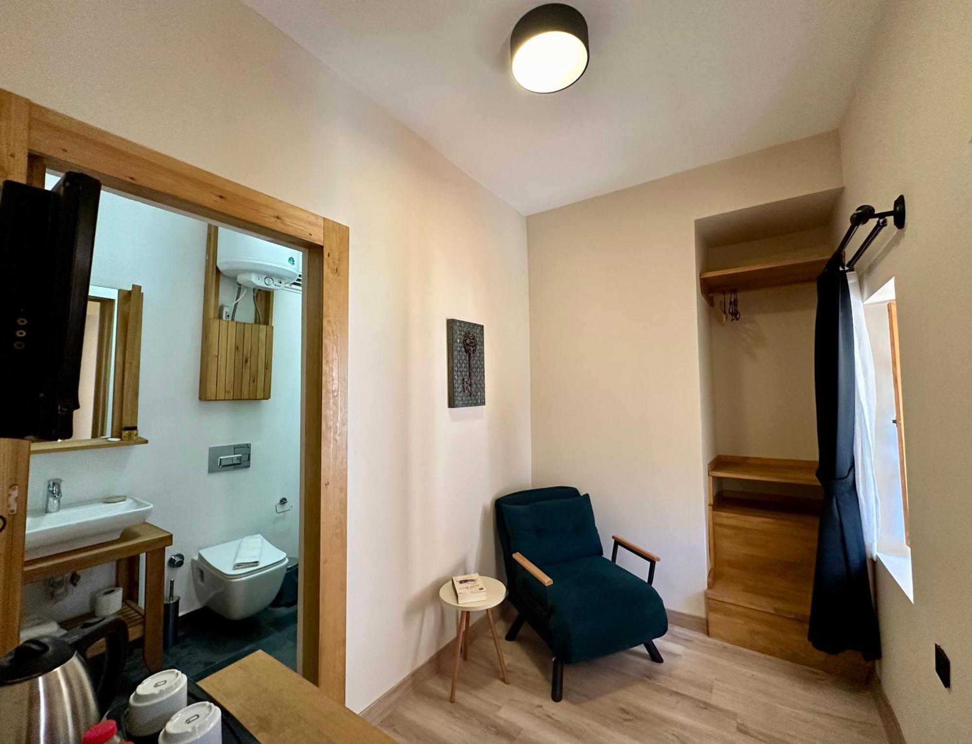 Hotel Konagi *