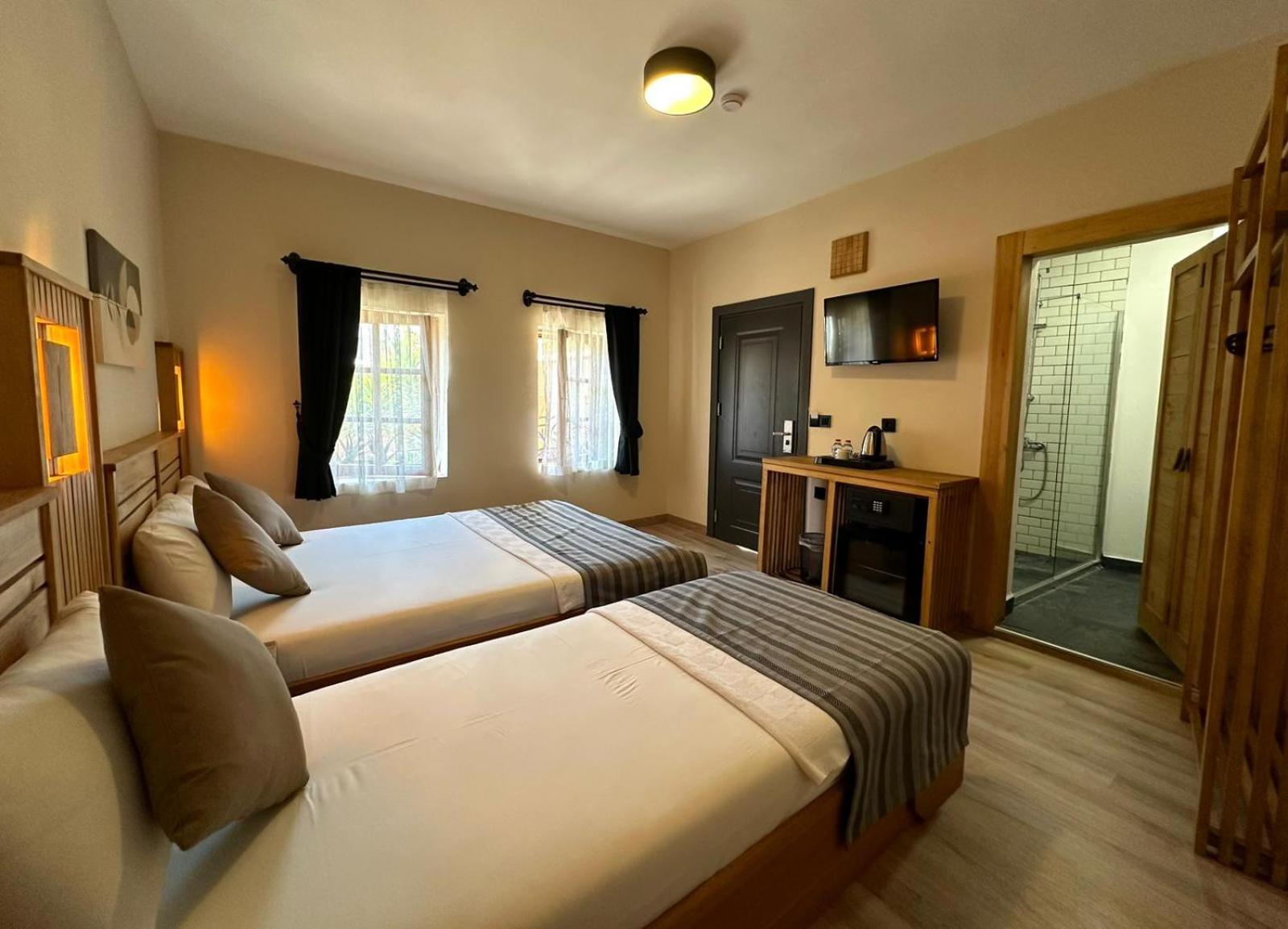 Konagi Hotel *