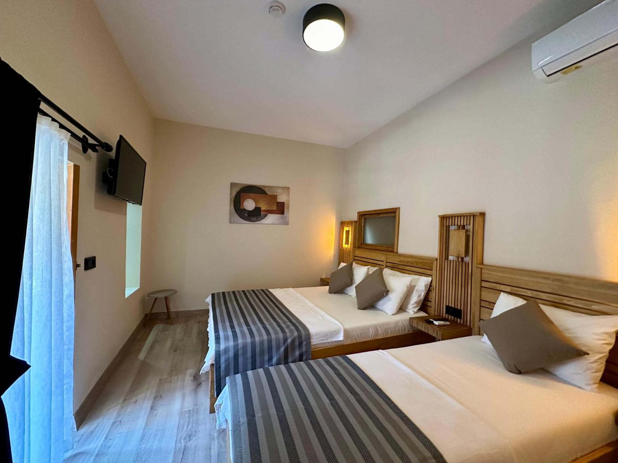 Hotel Konagi *