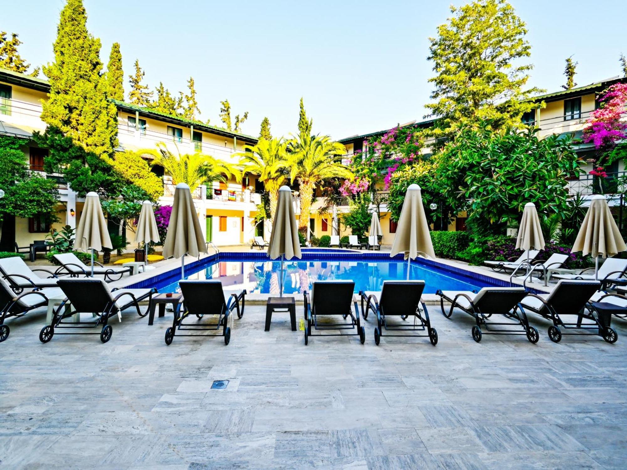 Otel Bleu Nuit + *