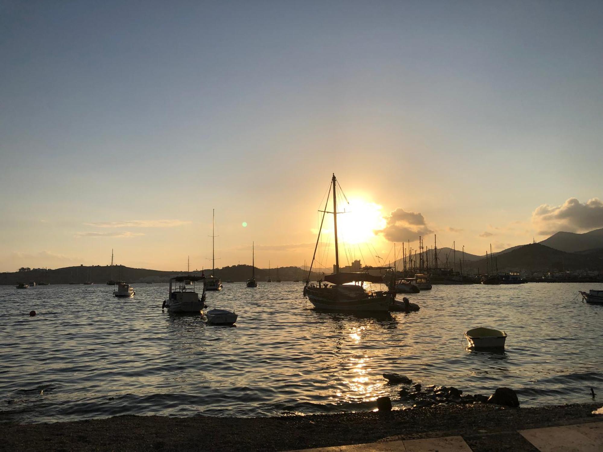 Villa Plaja Cok Yakin Tarihi Tas Ev Bodrum