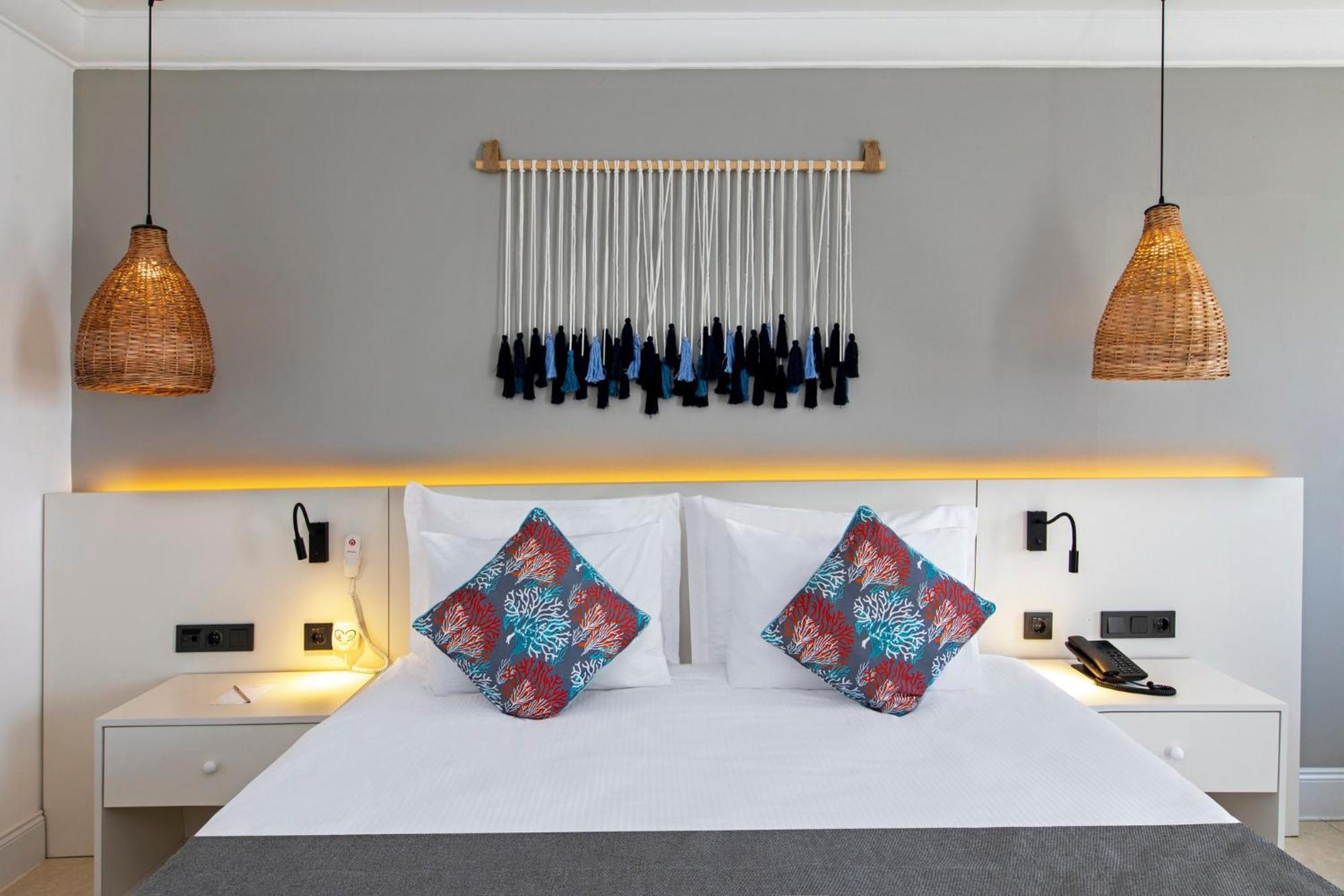 Hotel By Ihg