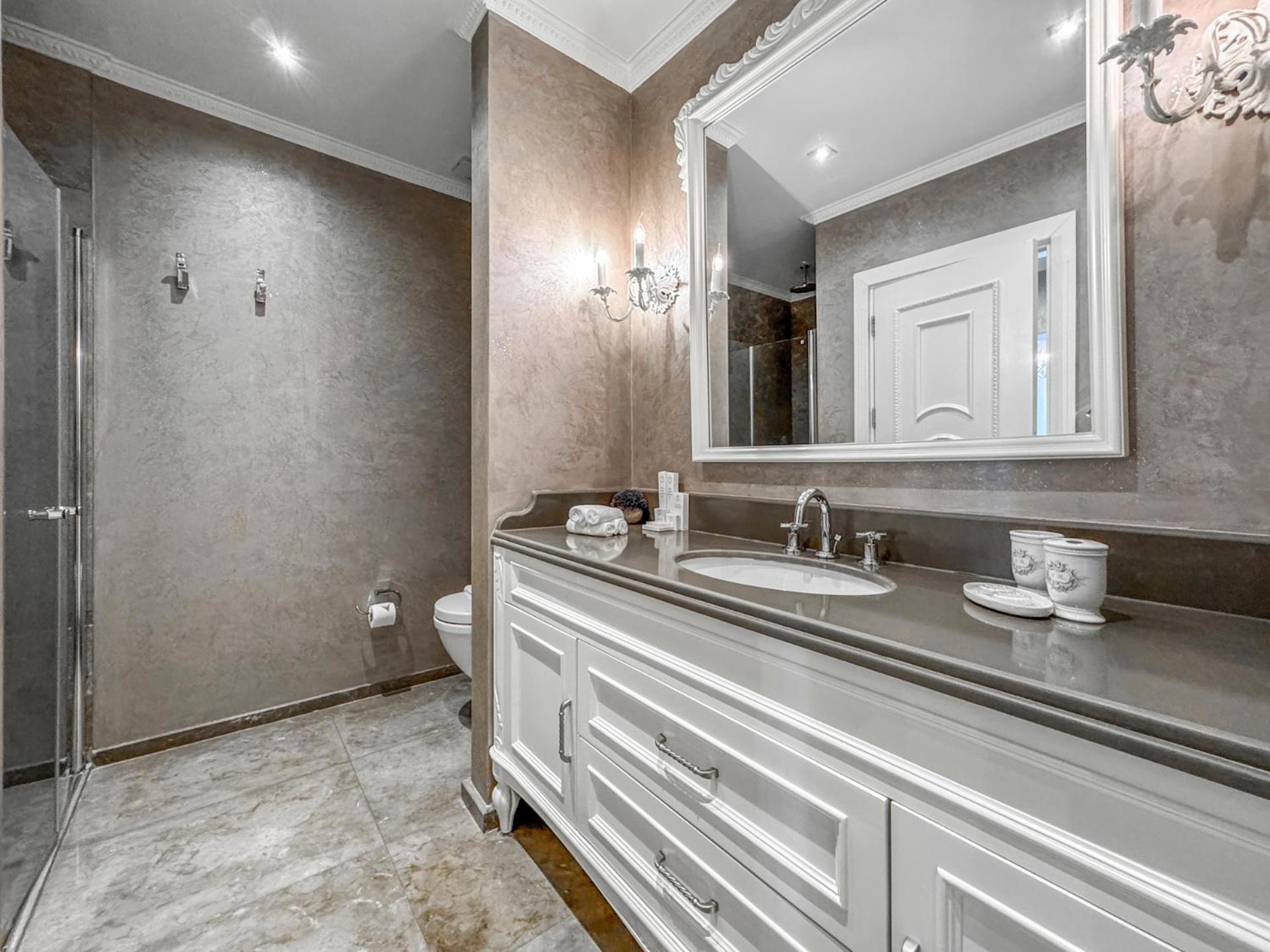 Otel Ena Boutique & Residences 4*