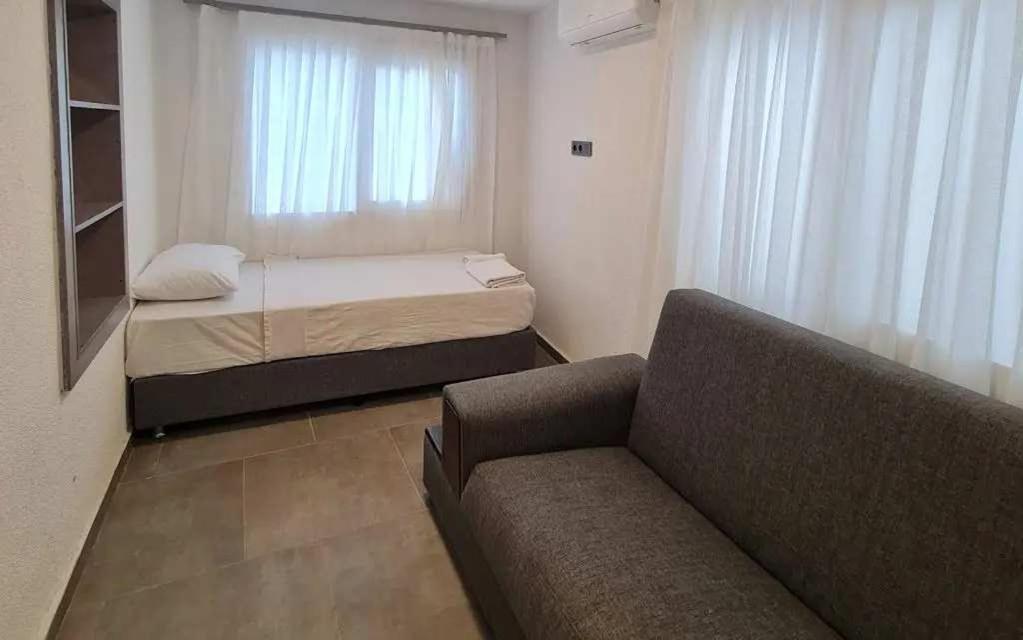 Time Hotel *