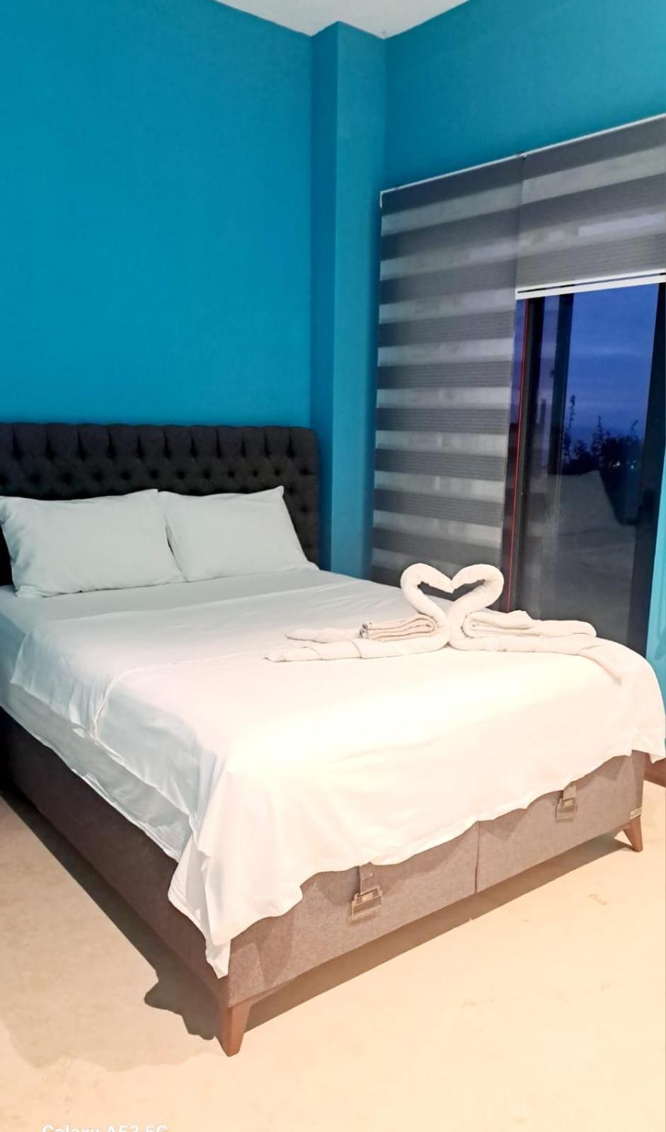 Oezel Havuzlu Tas * Bodrum