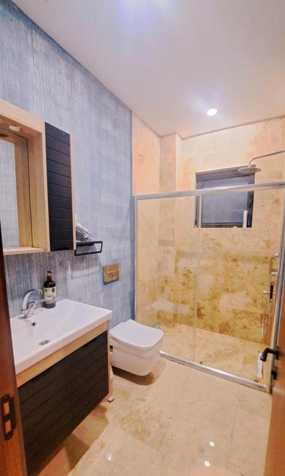 Villa Oezel Havuzlu Tas *
