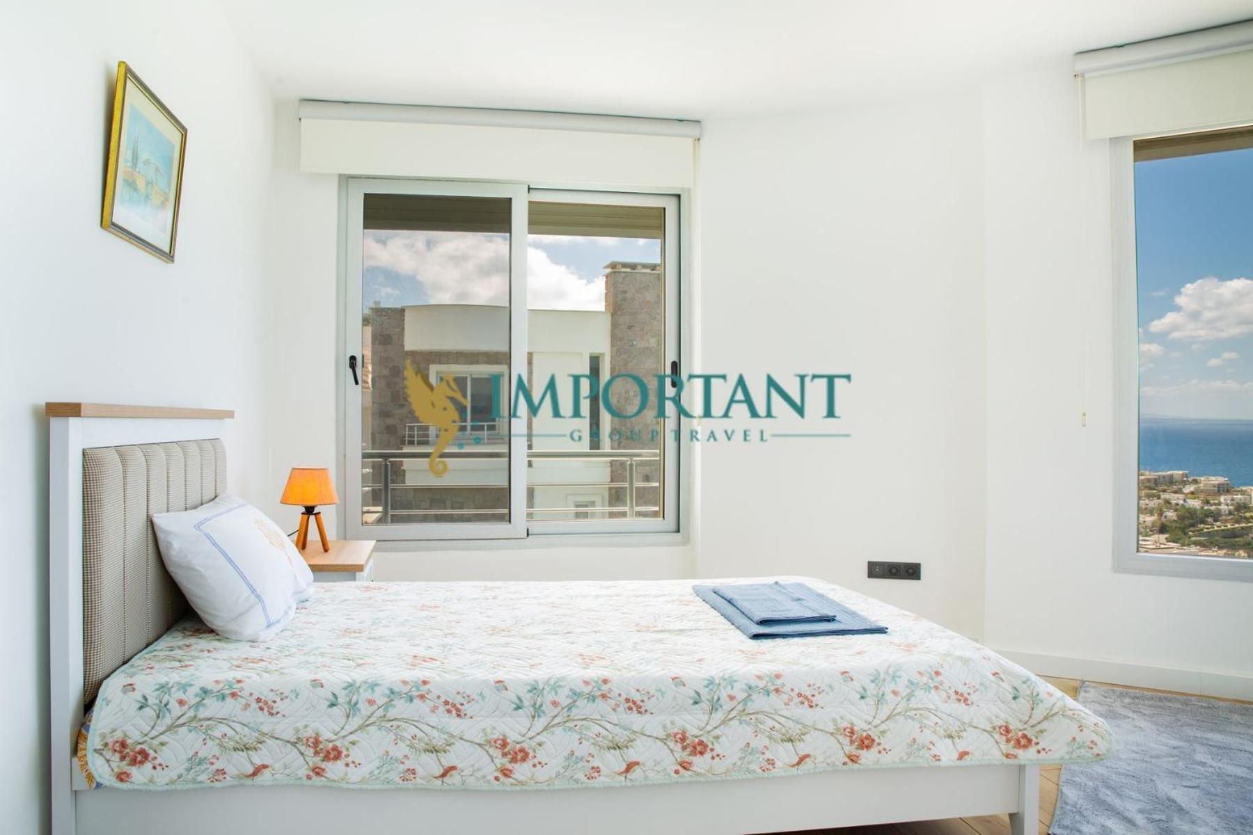 Bd4123 Five Bedroomed With Pool And Sea View Villa