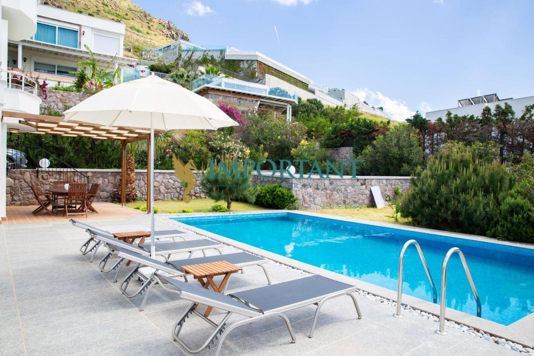 Bd4123 Five Bedroomed With Pool And Sea View Villa