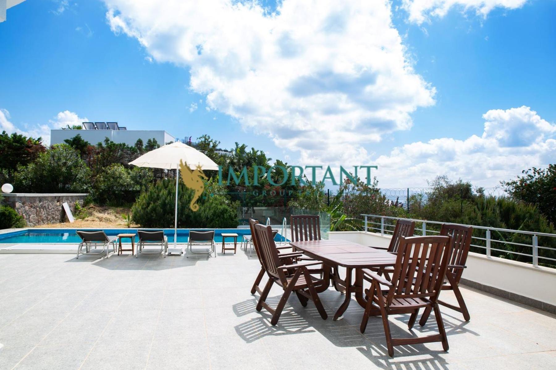Bd4123 Five Bedroomed With Pool And Sea View