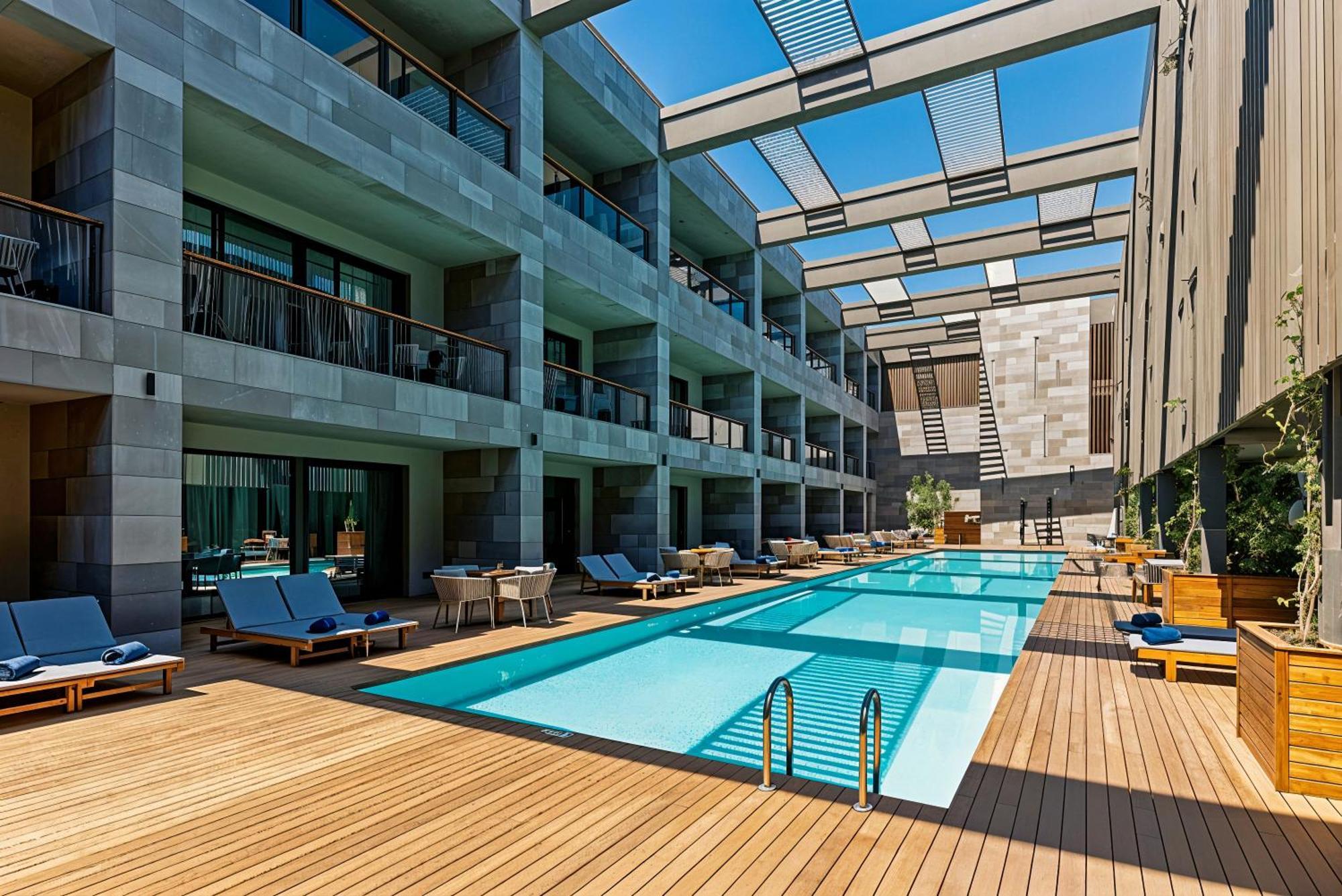 Apartment 2-bedroom Beachfront Flat With Amenities *