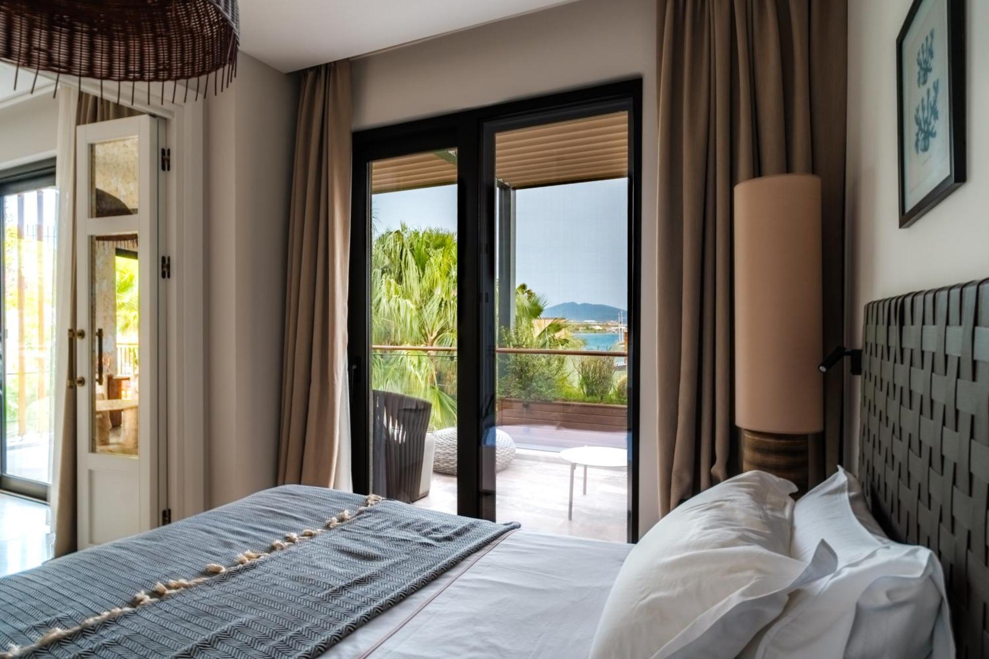 Apartment 2-bedroom Beachfront Flat With Amenities Bodrum