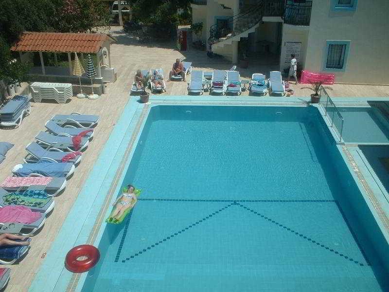 Aparthotel Merve Apartments, Your From In Bodrum, Street Cats Frequent The Property, Not Have Balconies , Ground Floor Have Terrace With Table And Chairs Bodrum