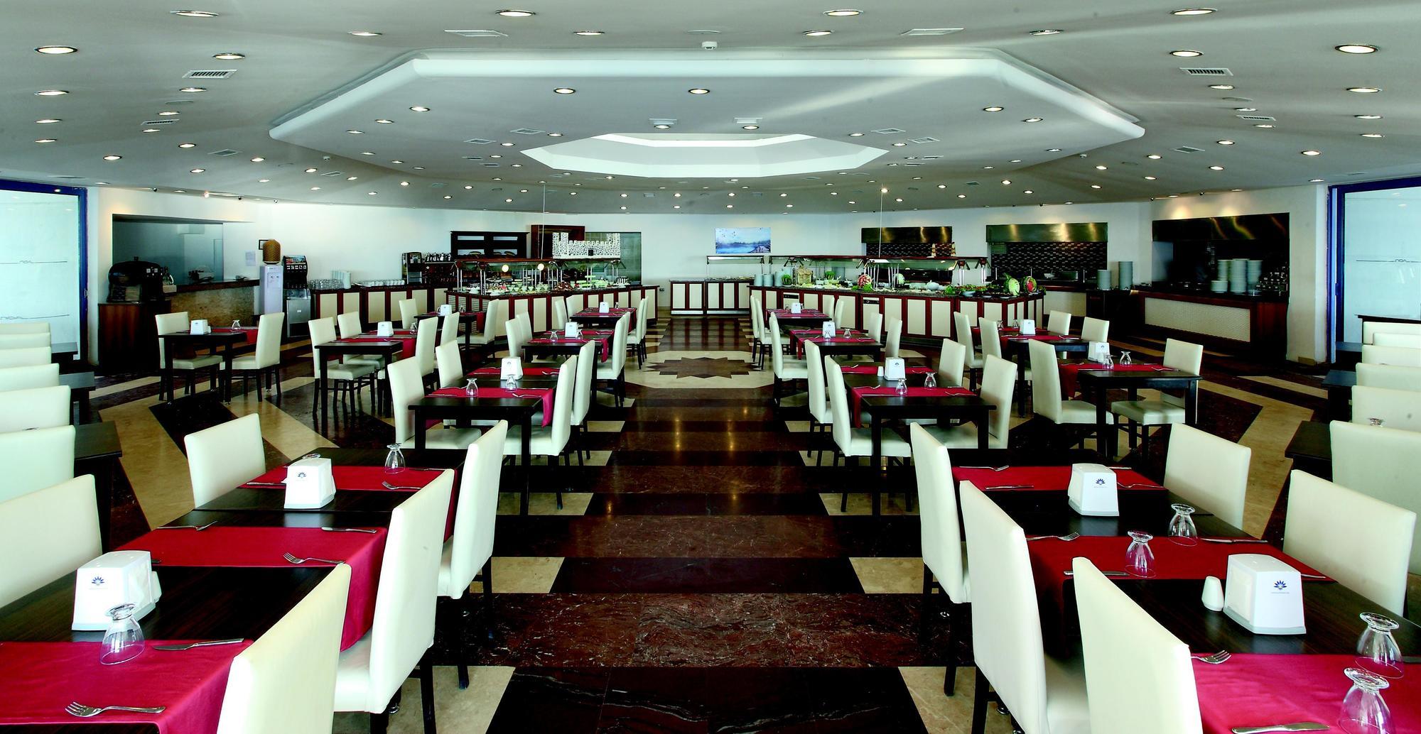 Club Hotel
