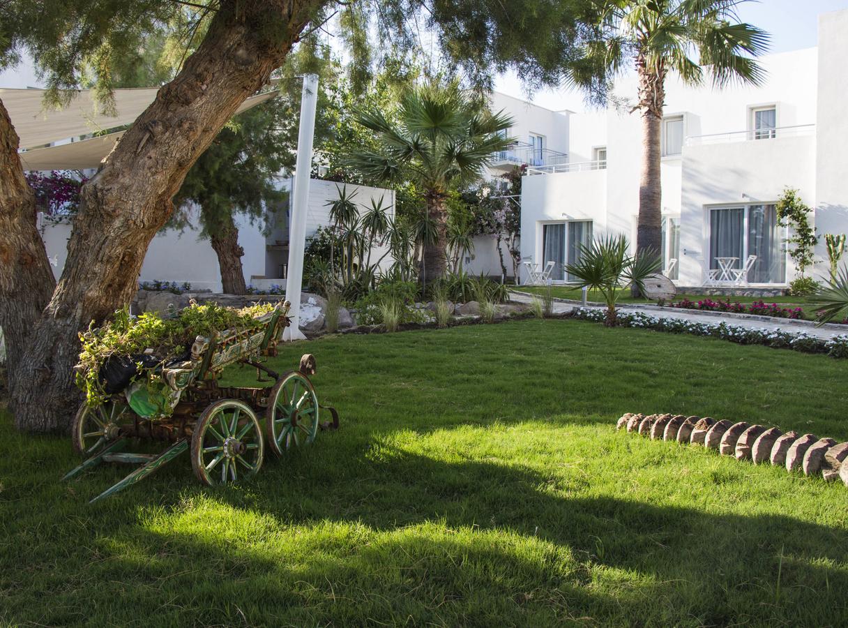 Charm Beach Hotel 4*