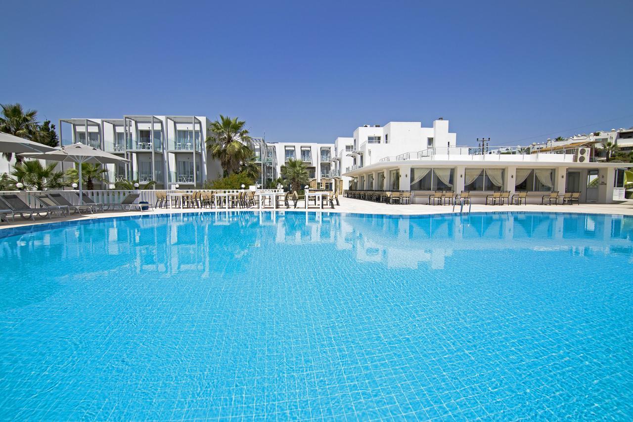 Charm Beach 4*