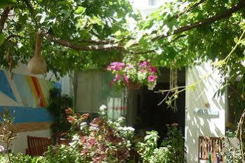 Albergue Denizati Pension *