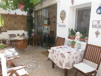 Albergue Denizati Pension *