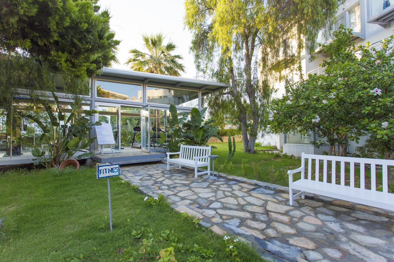 Charm Beach Hotel 4*