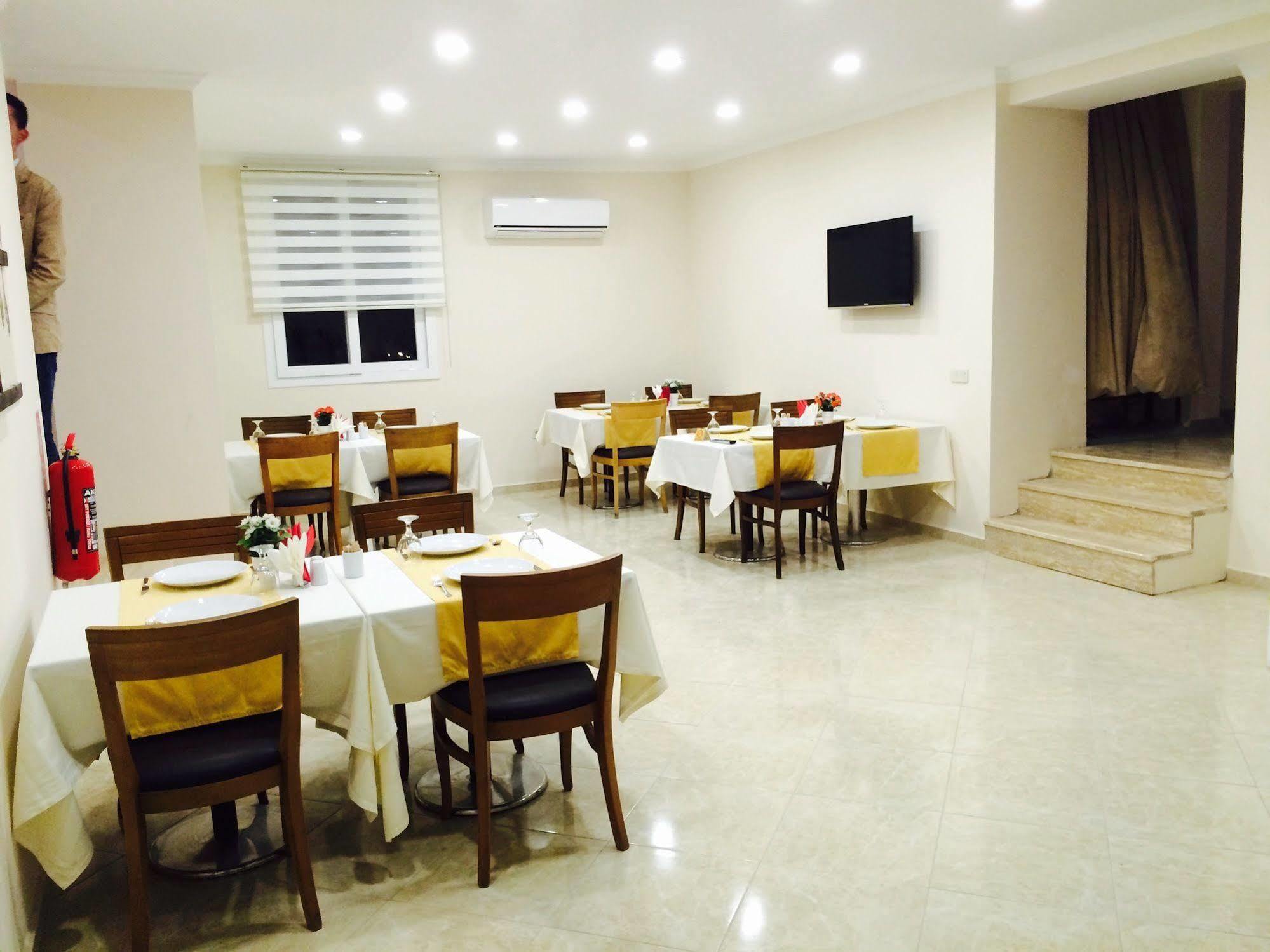 Oda ve Kahvaltı The Life Center 3*