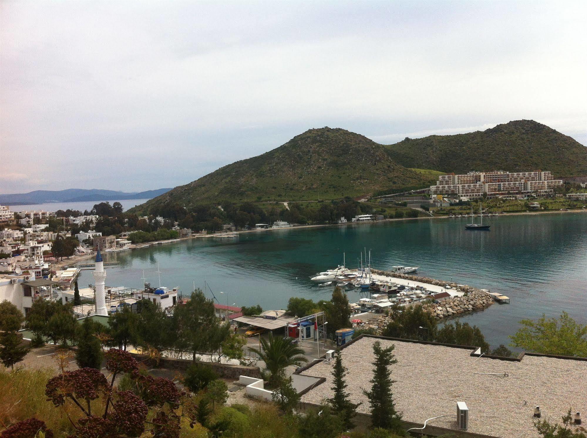 Castelino Akyarlar Hotel 2*