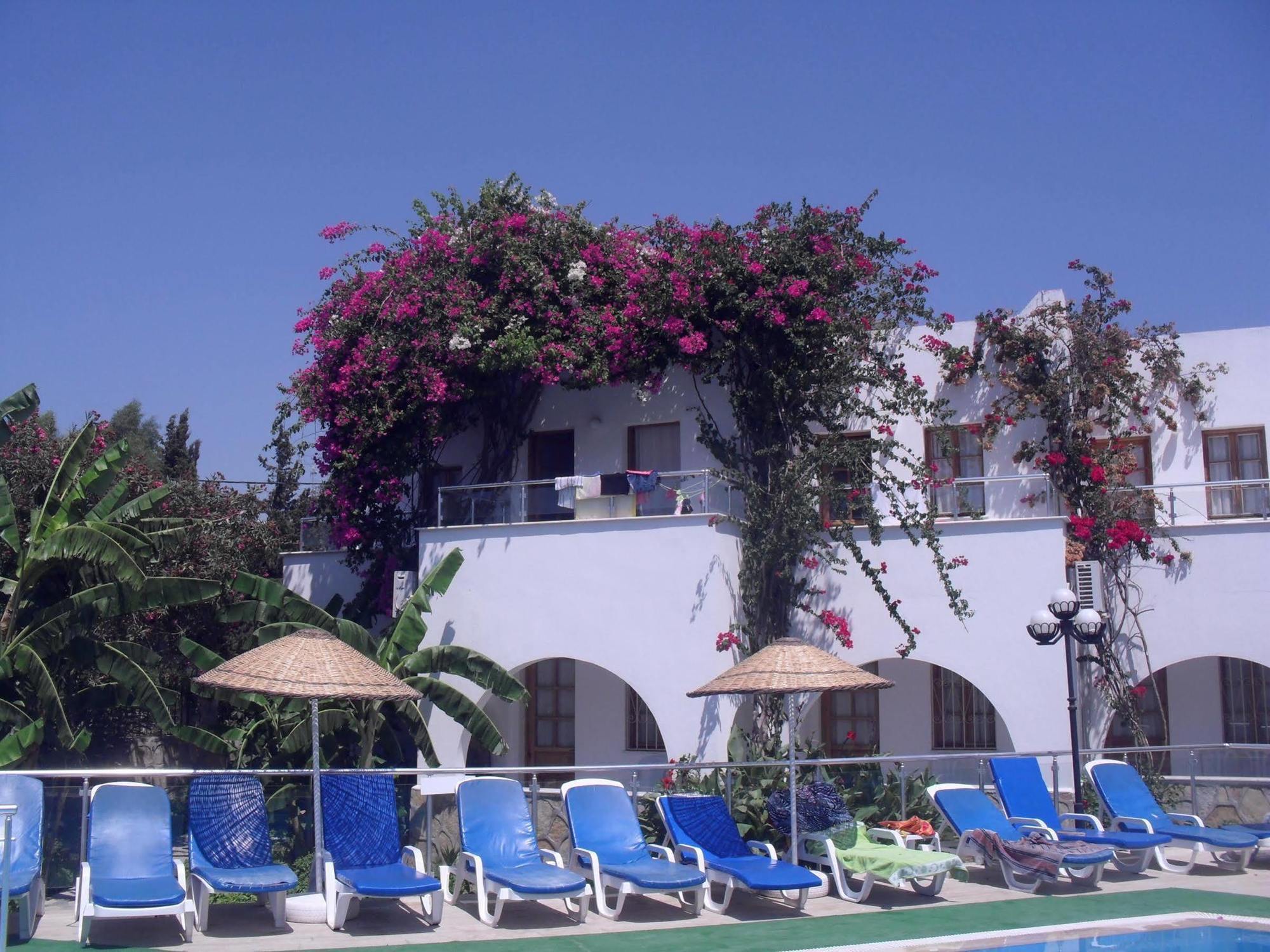 Filis Hotel 2*