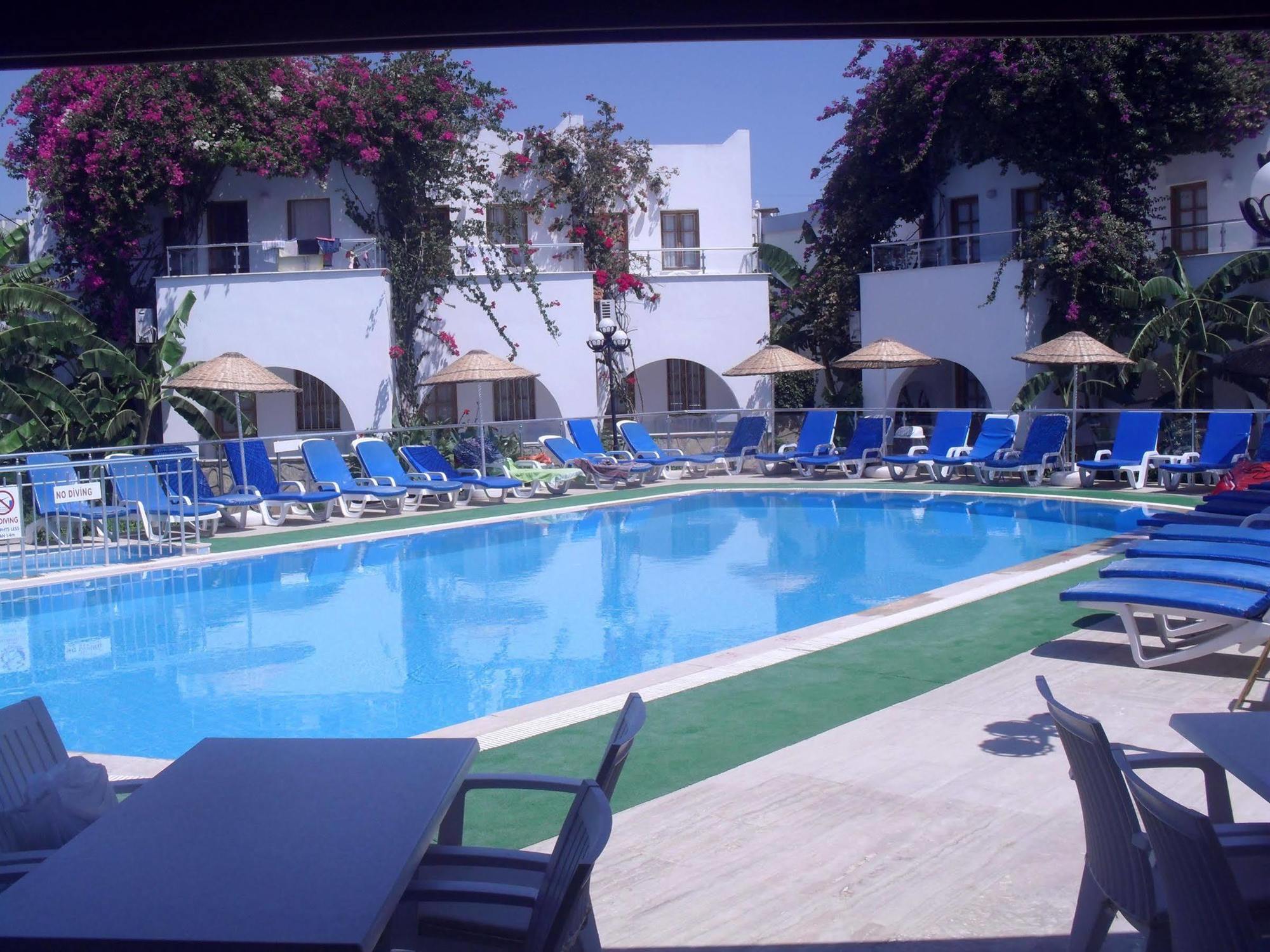 Filis Hotel 2*