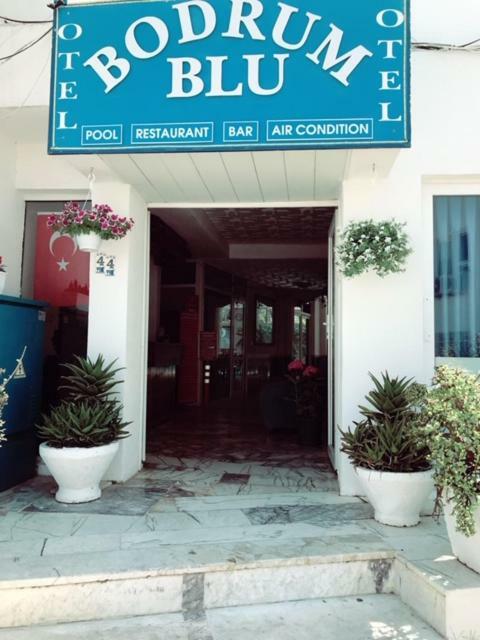 Blu *