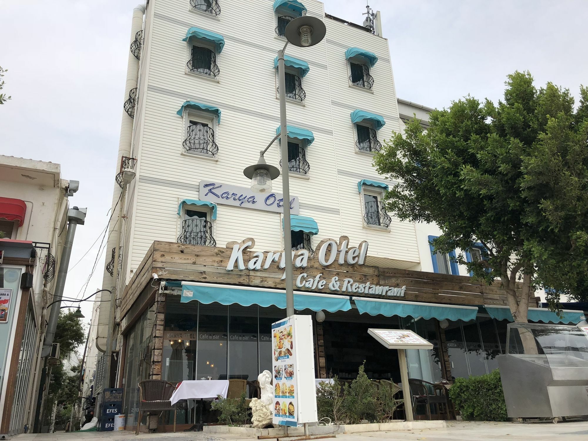 Karya Hotel