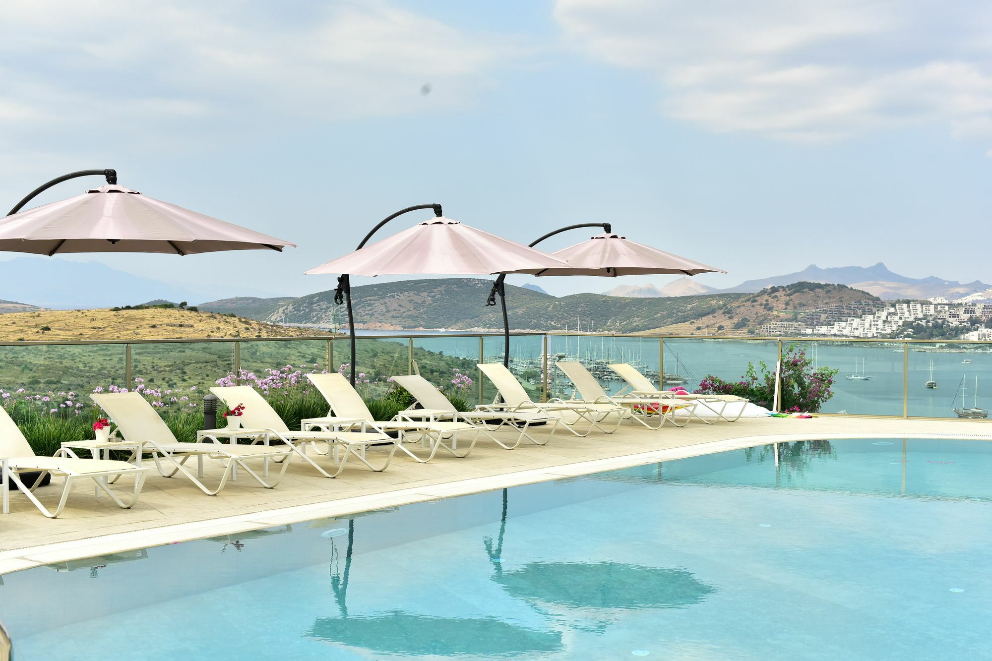 Degirmenburnu Aparthotel