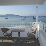 Artemis Hotel