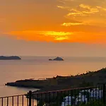 Breathtaking Sea View With A Peaceful Garden