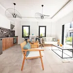 Amazing House With Balcony 1 Min Walking Distance To The Beach In Bodrum