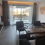 Bodrumda Deniz Ve Doga Manzarali Full Esyali Lueks Villa