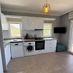 Guemuesluek Apart