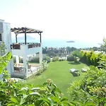 Denize Sifir Luex Villa