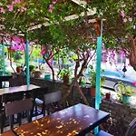 Umayra Otel