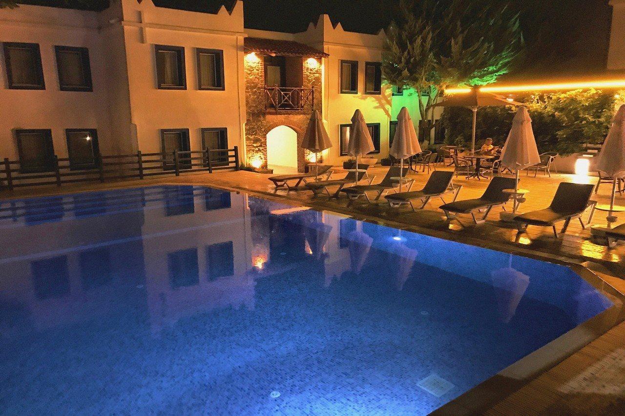 Atrium Hotel 3*
