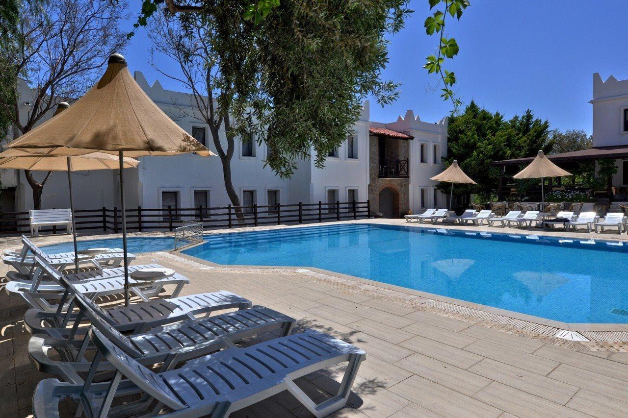 Atrium Hotel 3*